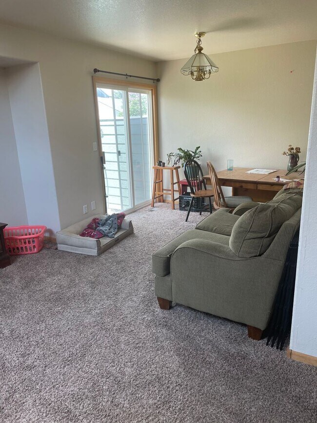 Foto del edificio - Beautiful 3 Bed, 3 1/2 Bath Townhome in Northwest Fort Collins!