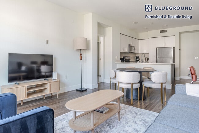 Building Photo - 3888 Artist Walk Common