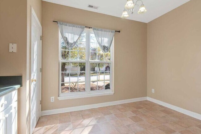 Foto del edificio - 5813 Neuse Wood Dr