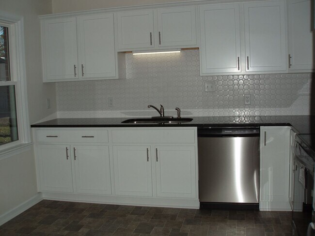 Foto del edificio - FOR RENT - 3 Bedroom / 1 Bath Ranch in Che...