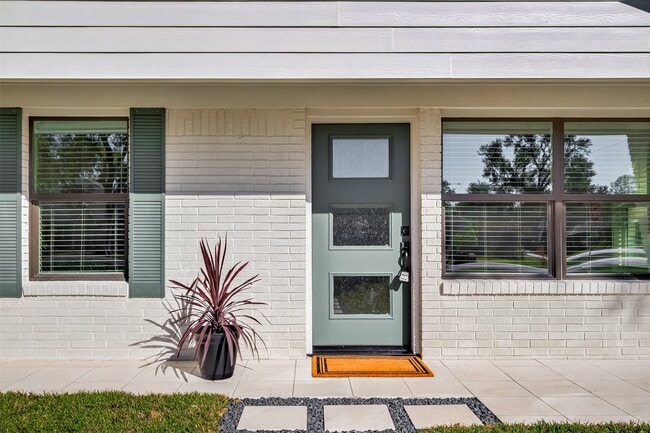 Foto del edificio - 9242 Autauga St