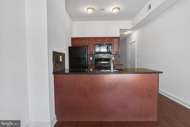 Foto del edificio - 6040 Market St