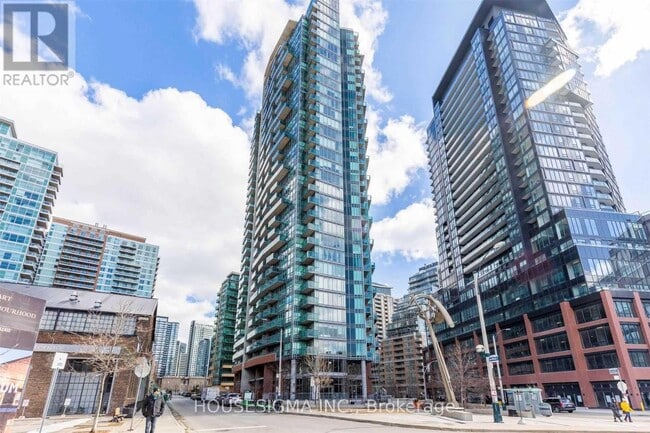 Photo du bâtiment - 150 E Liberty St