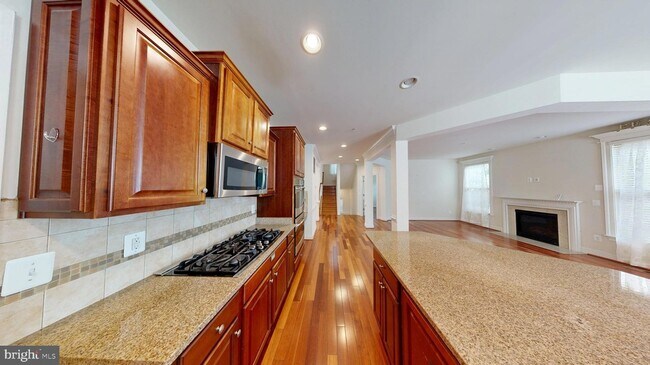 Foto del edificio - 3041 Moore Ln