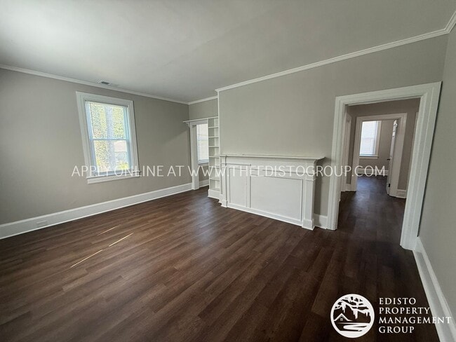 Foto del edificio - Newly Renovated Charming 3-Bedroom Home in...