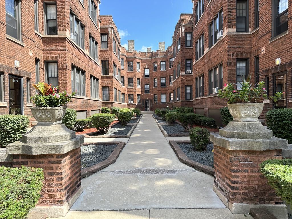 Primary Photo - 4420 N Wolcott Ave