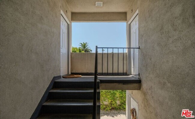 Foto del edificio - 2210 S Sycamore Ave
