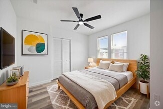 Building Photo - 2614 Sylmar St