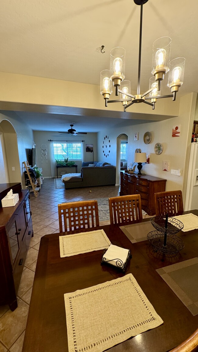 Dining room - 16410 S 12th St