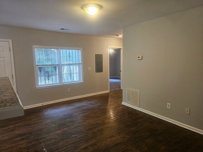 Foto del edificio - 2921 Glenwood Ave SE