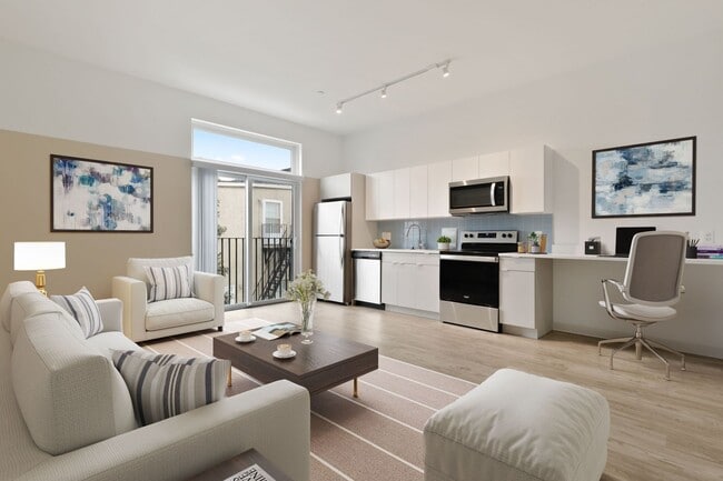 Interior Photo - Trinity St 906