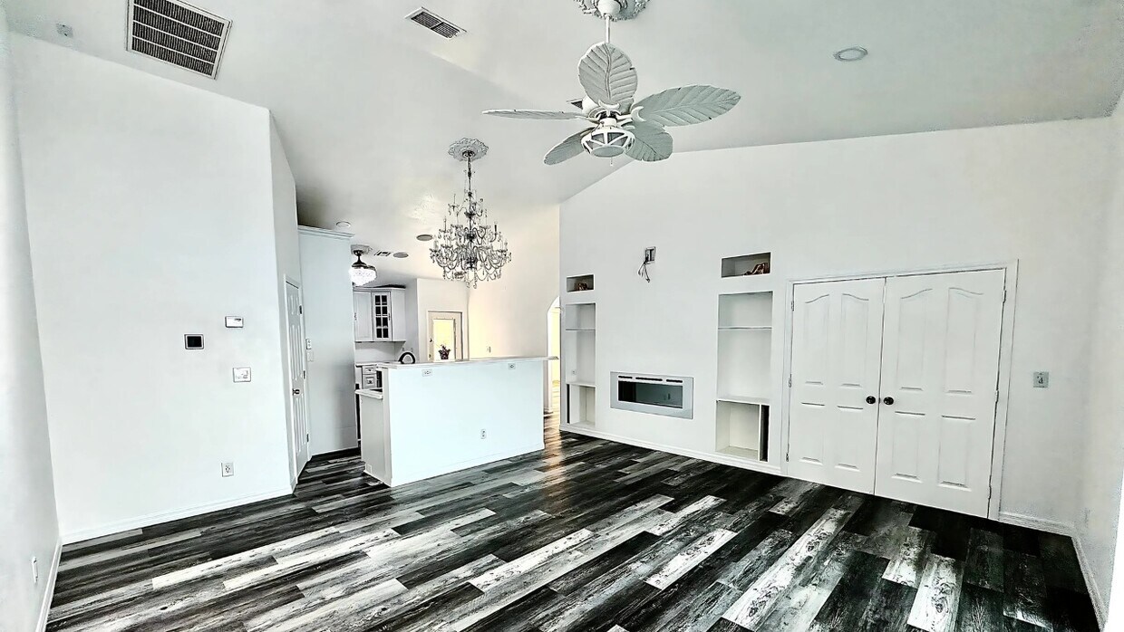 Photo - 546 SE 5th Ave (Cape Coral, FL)
