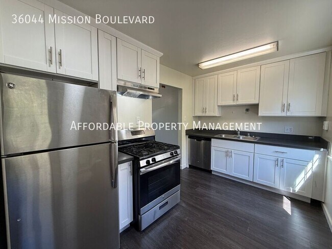 Building Photo - 36044 Mission Blvd