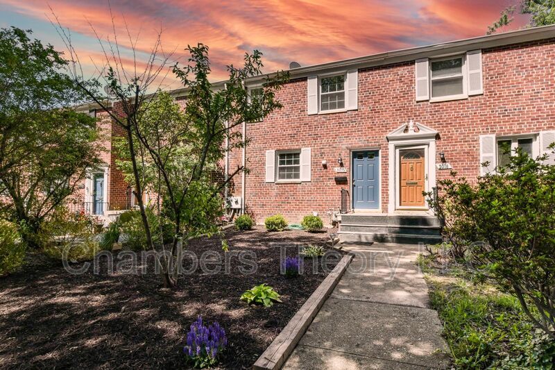 Foto principal - 3016 Mt Vernon Ave