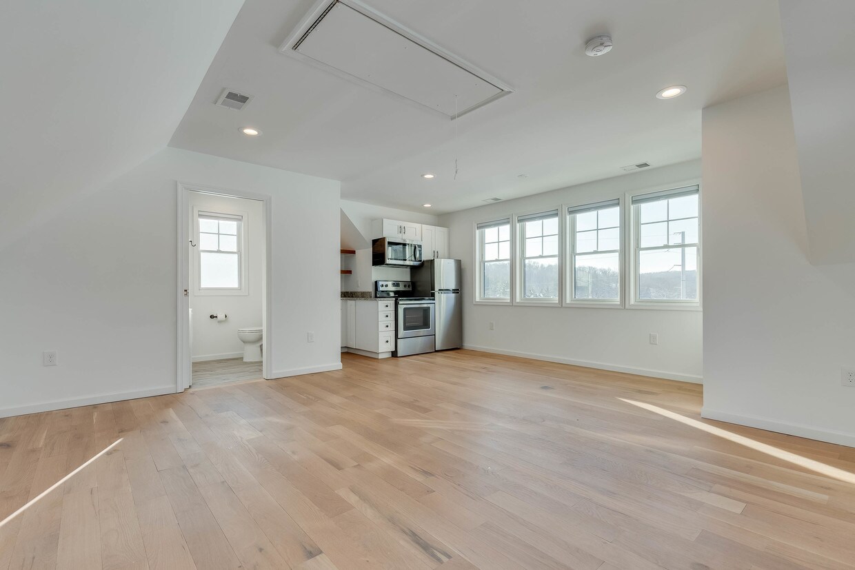 40642 Owls Head Ln Unit 40642 owls head lane, Leesburg, VA 20175 Apartments in Leesburg, VA