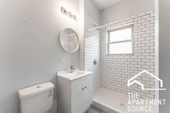 Foto del edificio - 4700 N Racine Ave