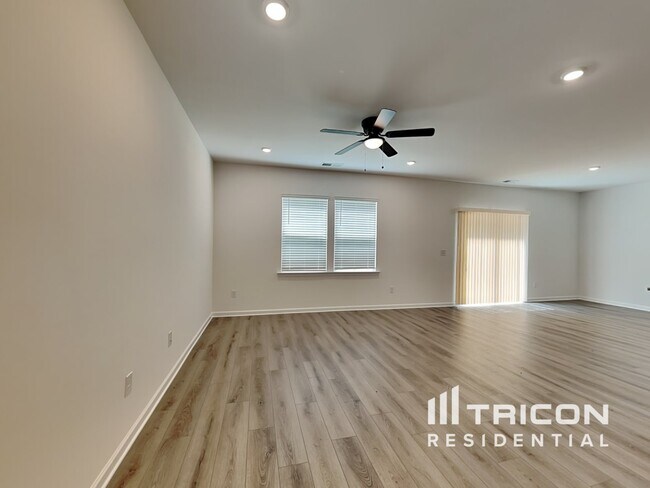 Foto del edificio - 2472 Lennox Rd SE