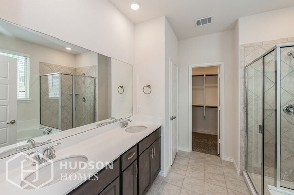Foto del edificio - NEW CONSTRUCTION NOW AVAILABLE! 1644 Sarat...