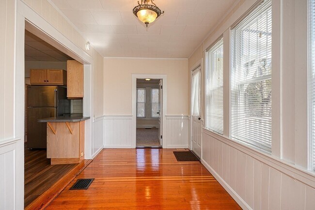 Foto del edificio - 319 Forge Village Rd