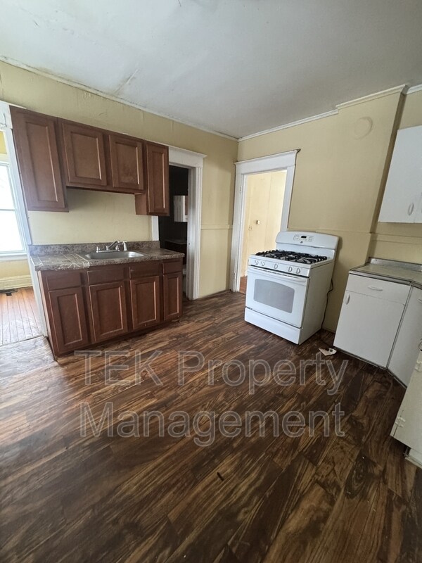 Foto del edificio - 100-102 Weyl Street