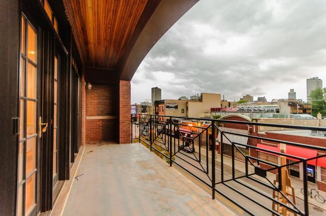 Building Photo - 3342 N Halsted St