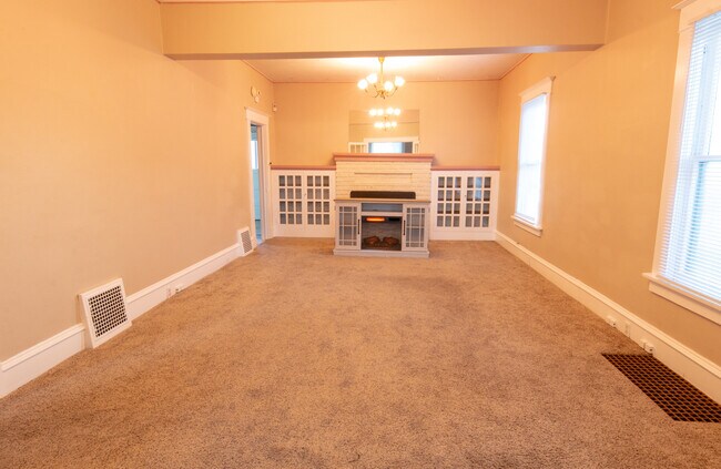 Sala de estar - 124 E Orchard Ave