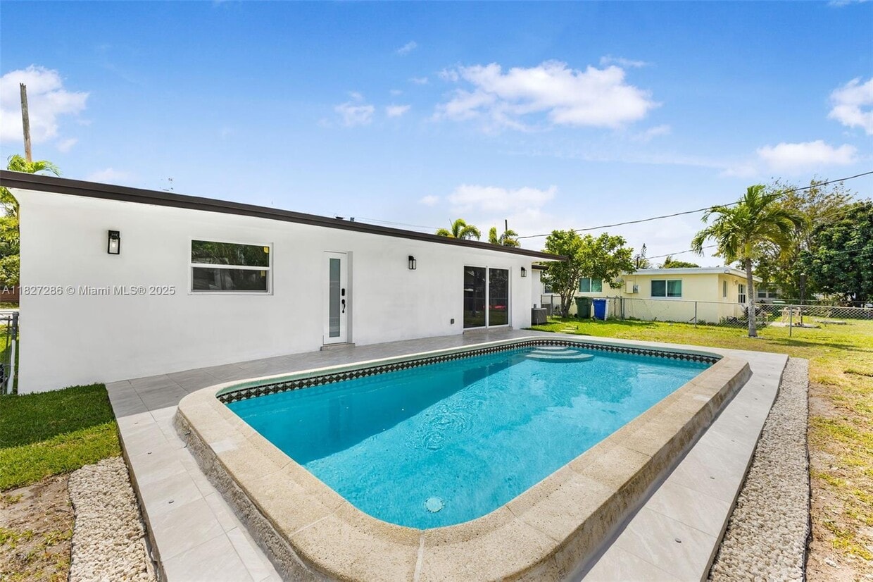 Foto principal - 6335 Southgate Blvd