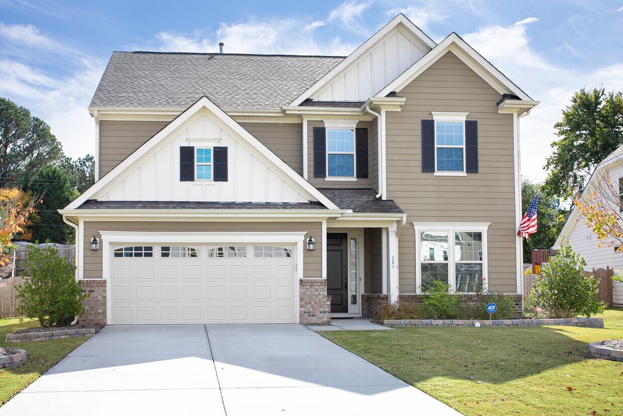 Primary Photo - Gorgeous, Well Maintained, 4 Bed 2.5 Ba W/...
