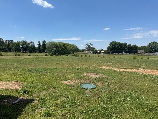 Building Photo - Quiet 2BR Duplex Living Near Old Hickory Lake