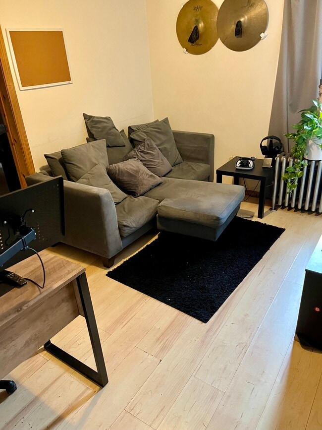 Building Photo - 52 Woodbridge Ave