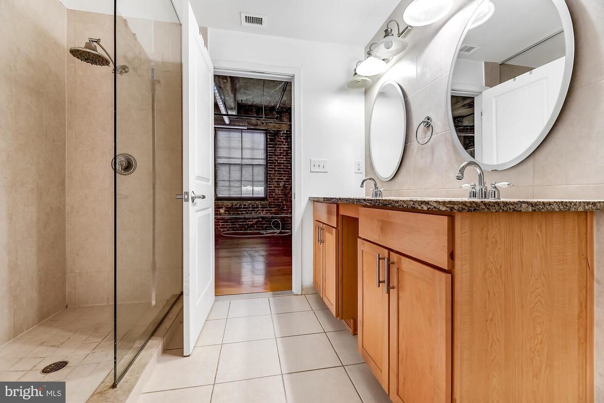 Foto principal - 234 Holliday St
