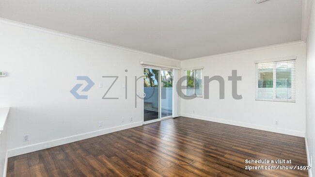 Building Photo - Unit