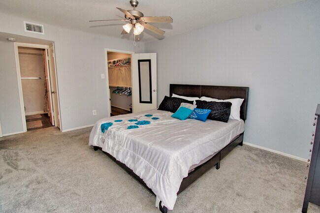 Foto del edificio - 4641 Wild Indigo St