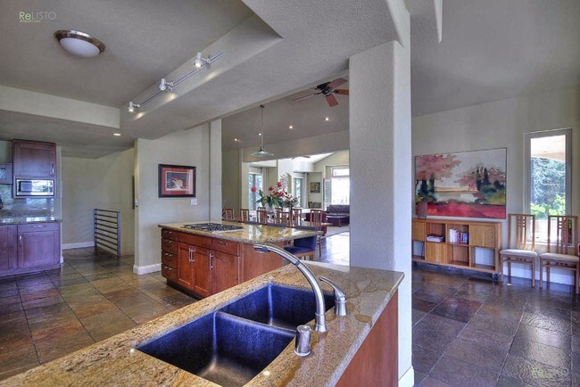 Foto del edificio - 140 Marigold Ln