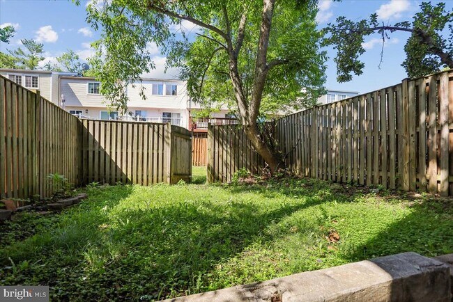Foto del edificio - 5913 Spruce Run Ct