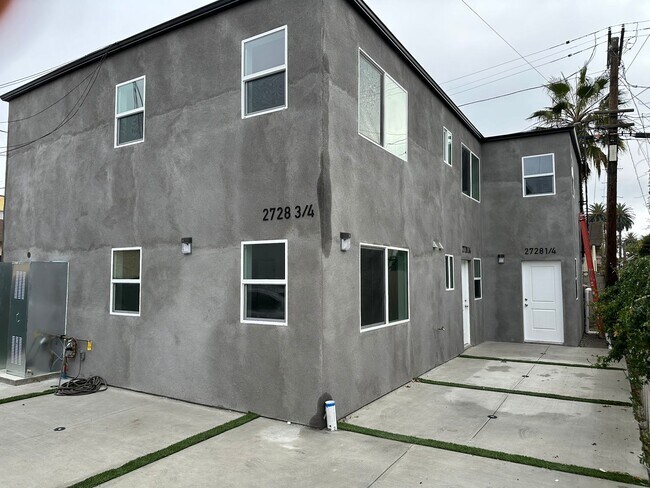 Photo - 2728 S Cloverdale Ave Apartments