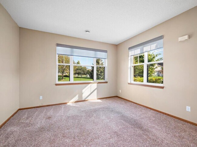 Building Photo - 5035 Holly Ln N