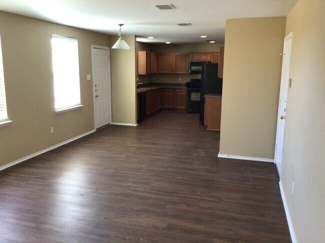 Foto del edificio - 1333 Gayle St