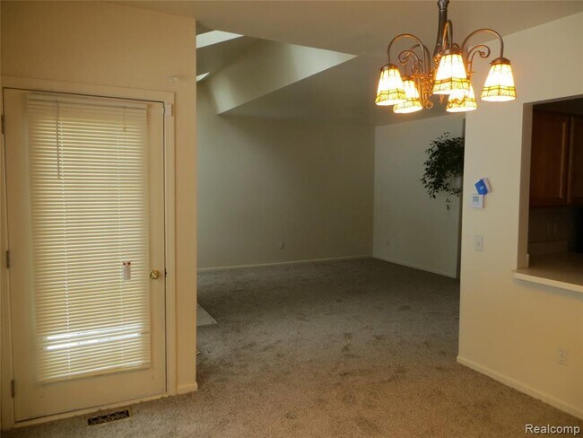 Building Photo - 1158 Fairways Blvd