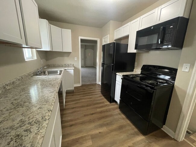 Building Photo - 2 bedroom 1 Bathroom Home in Marshalltown ...
