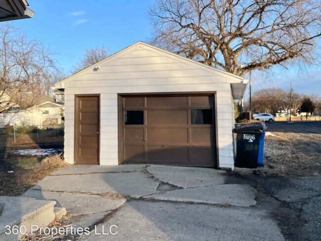 Building Photo - 3 br, 1.5 bath House - 1217 11th Street North