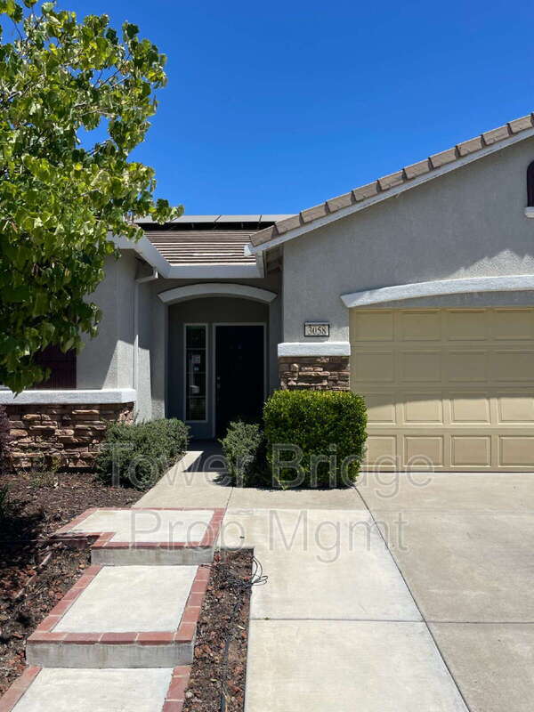 Building Photo - 3058 Littleton Ln