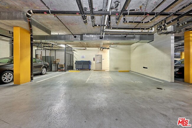 Building Photo - 436 S Virgil Ave