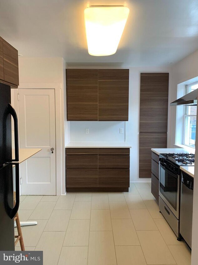 Foto principal - 913 W 22nd St