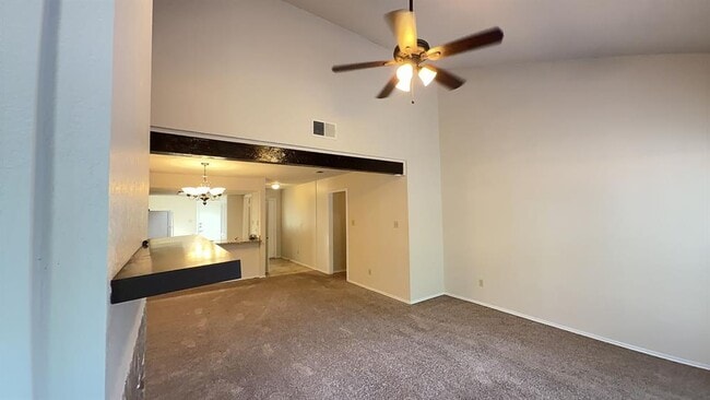 Foto del edificio - 7205 Waldon Dr
