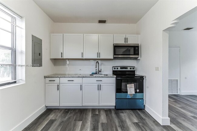 Building Photo - 1071 NW 34th St