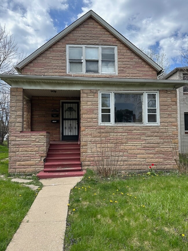 Building Photo - 7710 S Ada St
