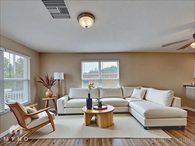 Foto del edificio - 3217 Spooner Dr
