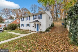 Building Photo - 3825 Larchwood Rd