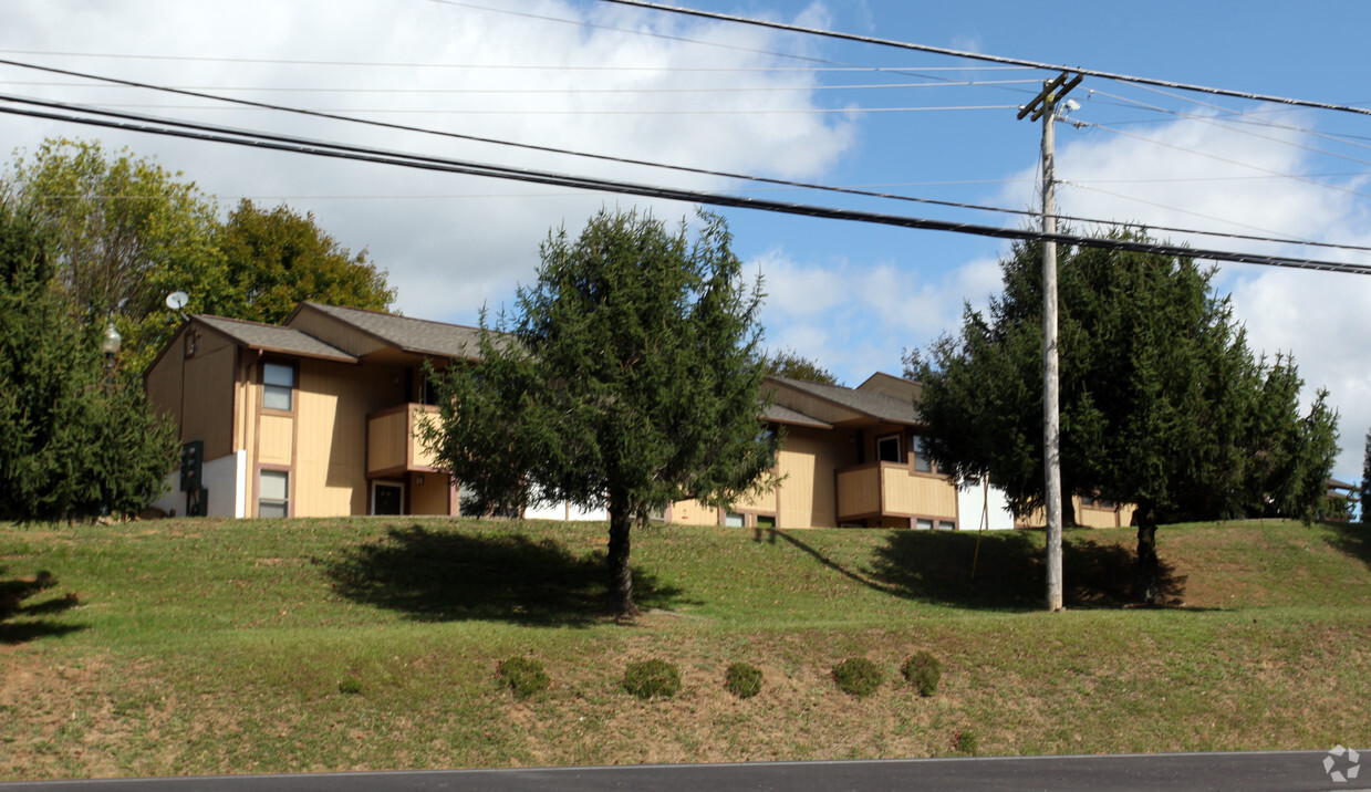 Building Photo - Braxton Manor